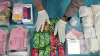 Barang bukti yang diamankan mulai dari 11,2 kilogram sabu, 7.600 butir pil ekstasi, dan 24.000 butir pil double L (koplo).