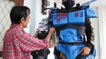 Robot COVID-19 Susuri Gang untuk Bubarkan Kerumunan di Bandung