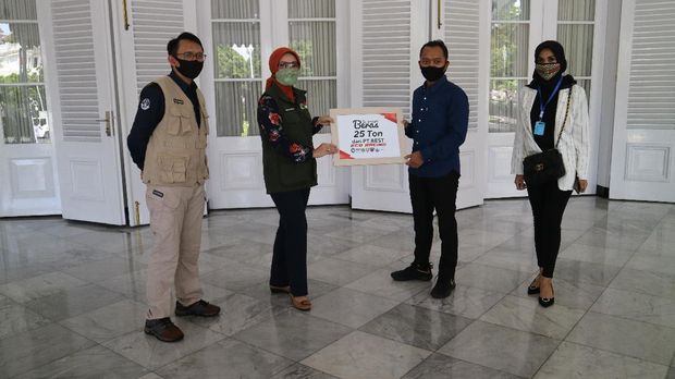 Bantuan untuk COVID-19 di Jabar