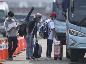 Penumpang Angkutan Umum Keluar-Masuk Jakarta Wajib Rapid Test Antigen, Mobil Pribadi Kok Enggak?