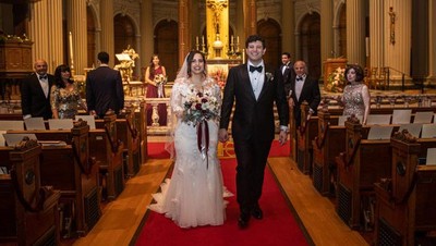 Foto Pasangan Nikah Saat Corona di Gereja Kosong Viral, Ada Penampakan Tamu