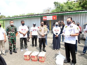 Ketua MPR Beri Bantuan Sembako ke Ratusan Marbot dan Mantan Napi