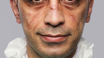 Ia menggambarkan para penjaga medis ini dengan cetakan topeng ala superhero di wajah mereka. (Foto: McCann Beograd)