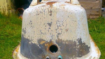 Temuan kami menunjukan bahwa sangat umum orang-orang melihat hal tersebut, karena otak manusia terhubung secara unik untuk mengenali wajah, sehingga walaupun hanya ada sedikit petunjuk tentang fitur wajah (dari objek yang dilihat), otak secara otomatis menafsirkannya sebagai wajah, ujar Kang Lee. Foto: Sadanduseless