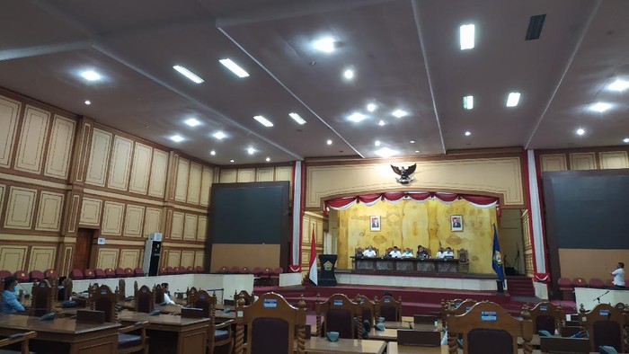 Rapat paripurna di gedung DPRD Sultra.