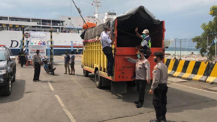 polres pelabuhan tanjung perak