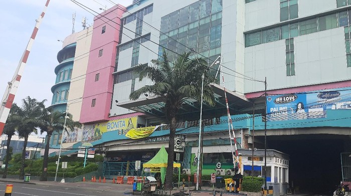 Pusat Grosir Surabaya (PGS)