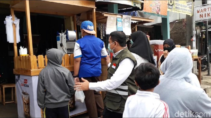 Bupati Sumedang Dony Ahmad Munir