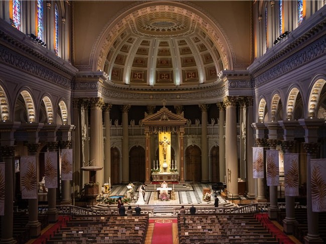 Awalnya, Khachi dan Emily sempat khawatir jika orang lain akan salah menafsirkan foto-foto tersebut dan menimbulkan kebencian di internet. Tapi menurutnya hal yang dilakukan gereja untuk pastur dan jemaatnya itu sangatlah indah. Foto: dok. vicens forns photography