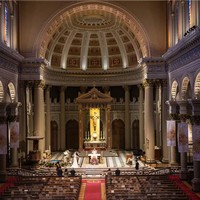 Awalnya, Khachi dan Emily sempat khawatir jika orang lain akan salah menafsirkan foto-foto tersebut dan menimbulkan kebencian di internet. Tapi menurutnya hal yang dilakukan gereja untuk pastur dan jemaatnya itu sangatlah indah. Foto: dok. vicens forns photography