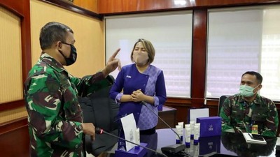 Bantuan Hand Sanitizer untuk TNI Terus Mengalir