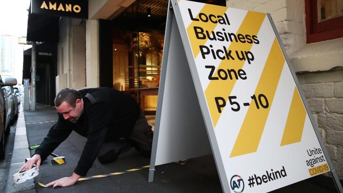 New Zealand memberlakukan penurunan status bencana COVID-19 menjadi Alert Level 3 pada Selasa 28 April. Para pemilik toko pun diizinkan untuk membuka tempat usahanya.