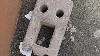 Saat Anda menatap dinding yang ternoda atau terbuat dari gabungan banyak macam batu, Anda akan menciptakan sebuah situasi di mana Anda merasa dapat melihat kemiripan, tulisnya Foto: Sadanduseless