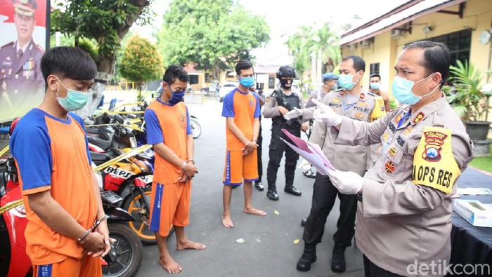 Gerebek Penadah Barang Curian di Jombang