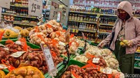 Berdasarkan hasil pemantauan perkembangan stok dan harga rata-rata kebutuhan pokok seperti beras, gula pasir, minyak goreng, daging sapi, daging ayam, telur, cabai, bawang merah, dan bawang putih di pasar Kramat Jati pada minggu keempat April, dapat dipastikan cukup dan harganya stabil.