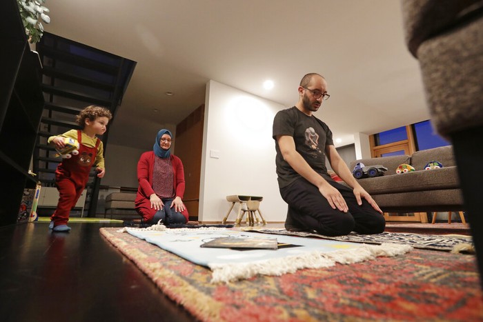 Cahaya Islam di Negeri Paman Sam Jejak perkembangan Islam di Amerika Serikat selalu menarik untuk ditelusuri. Potret kehidupan umat Muslim di Negeri Paman Sam pun menarik untuk diperbincangkan.