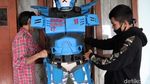Robot COVID-19 Susuri Gang untuk Bubarkan Kerumunan di Bandung