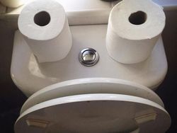 Apakah Kamu Melihat Penampakan Wajah Lucu di Deretan Foto Ini?