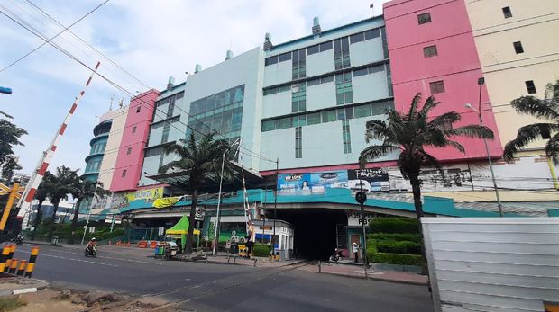 Pusat Grosir Surabaya (PGS)