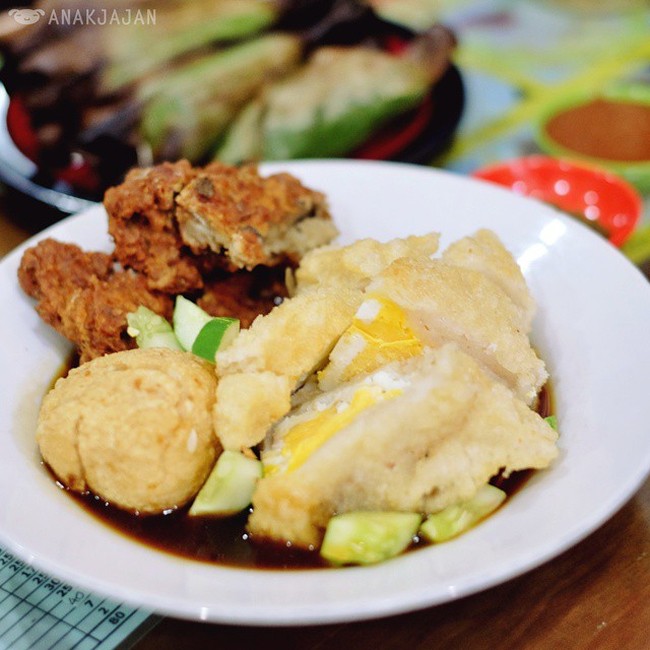 Buka Puasa Dengan Pempek Enak Bisa Dipesan di 5 Tempat Ini