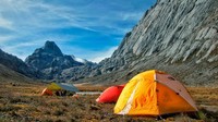 Jika Australia dan Oseania bergabung di satu lempeng, maka gelar Seven Summits akan berada di Puncak Jaya atau Carstensz Pyramid yang memiliki ketinggian 4.884 meter di atas permukaan laut. Lokasinya ada di Pegunungan Jayawijaya atau Barisan Sudirman, Papua, Indonesia