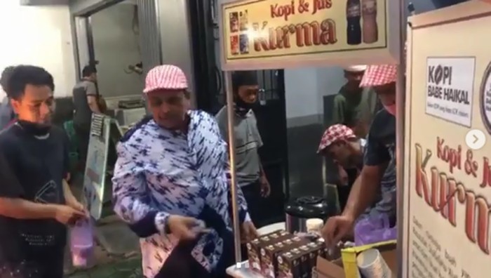 berbagi takjil berbagi takjil