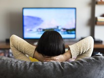 Panduan Pilih Ukuran TV yang Pas Sesuai Ruangan Biar Nonton Lebih Nyaman