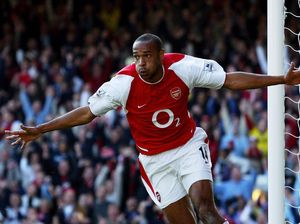 Thierry Henry Bukan Striker Terbaik Arsenal, Lalu Siapa?