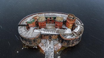 Benteng di teluk Finlandia karya @nikybwd. Foto: Agora via Daily Mail