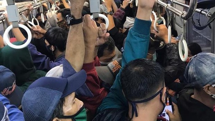 KRL penuh sesak