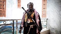Selain itu ada negara Senegal, Agama Islam diperkirakan telah hadir di Senegal sejak abad ke-11. Ketika itu Muslim sufi datang melalui jalur perdagangan, di saat Prancis menjajah negara tersebut.Pemerintah kolonial tak mendapatkan tempat di hati rakyat negeri itu. John Wessels/AFP via Getty Images.