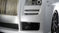 Toyota Alphard sejatinya dikembangkan sebagai MPV mewah. Tampilan luar-dalamnya sudah menggambarkan kesan premium untuk mengantarkan kalangan eksekutif dengan nyaman. Namun, mungkin masih ada yang kurang puas dengan tampilan Alphard yang itu-itu saja. Foto: Dok. Veilside