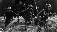 Dilansir dari CNN Indonesia, ekskalasi tinggi membuat Perang Vietnam meluas hingga Laos dan Kamboja. Keystone/Getty Images.