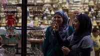 Kairo merupakan salah satu kota Islam yang dianggap paling penting dalam perkembangan industri lentera. Namun saat ini pusat industri lentera itu berada di daerah dekat Al-Azhar dan Al-Ghouriya, Bab Al-Shariya, dan Sayeda Zeinab. Gehad Hamdy/picture alliance via Getty Images.