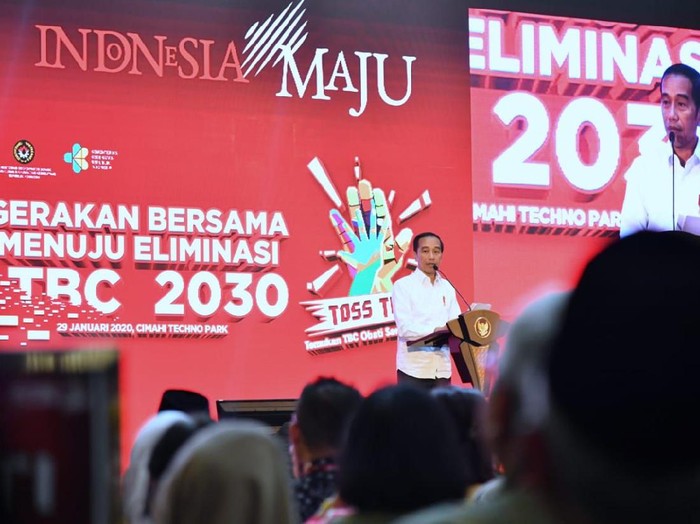 Presiden Jokowi saat mencanangkan gerakan Indonesia bebas TBC tahun 2030.