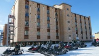 Wisatan yang ingin merasakan kota hantu plus mengetahui suasana Uni Soviet saat itu, bisa datang ke sini dan menginap di Pyramiden Hotel saat waban pandemi Corona berlalu ya. (Pool)