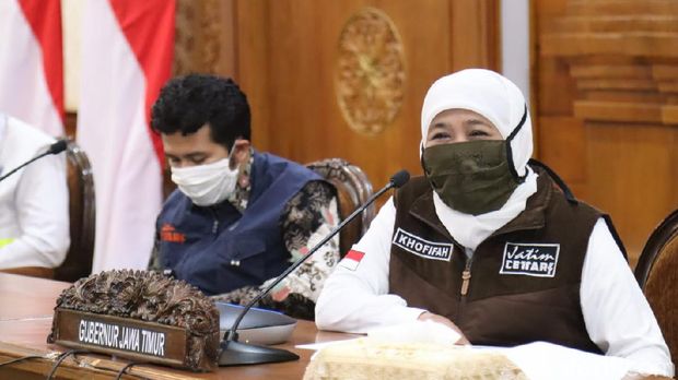 Hari Buruh Internasional akan diperingati Jumat (1/5). Gubernur Jatim Khofifah Indar Parawansa meminta warga lebih bijak dalam memperingati May Day di tengah wabah Corona.