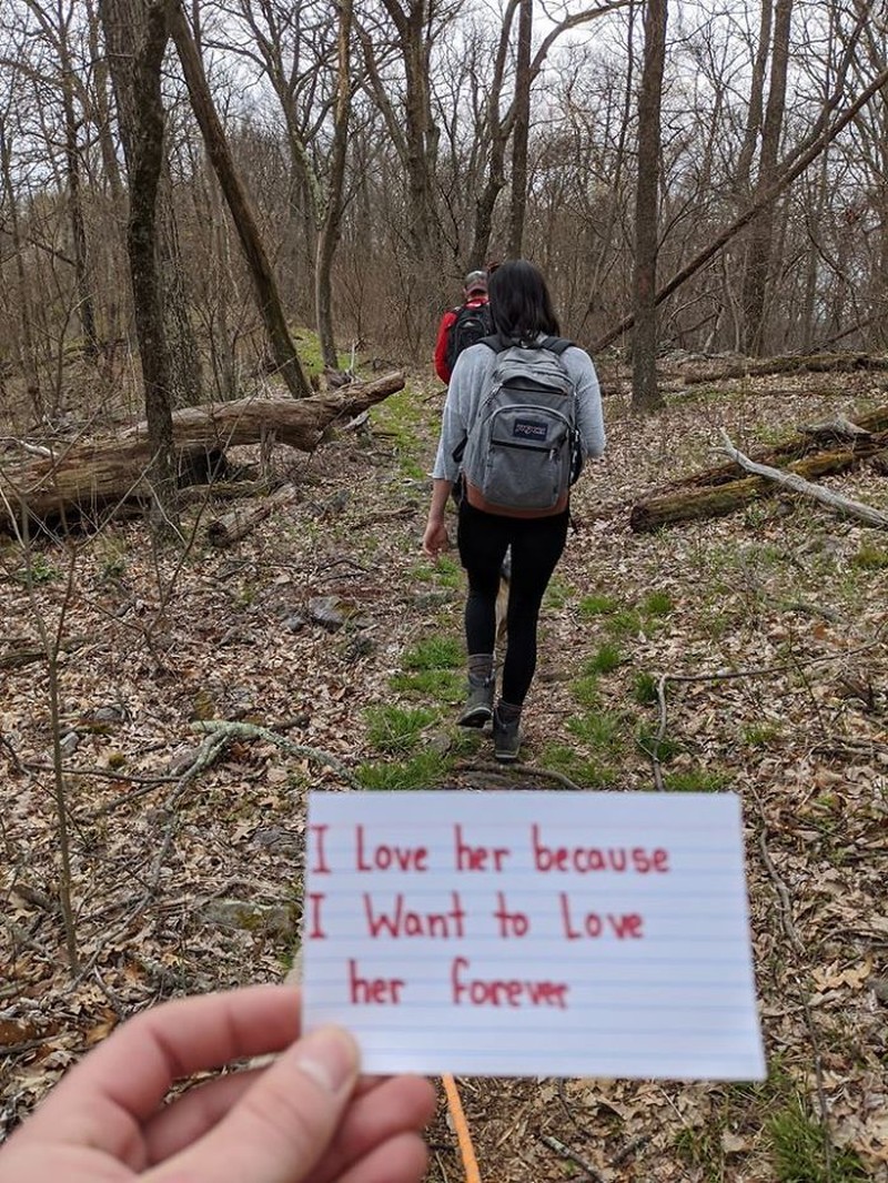 Pria asal Carolina Utara memutuskan untuk melamar kekasihnya dengan cara yang tidak akan mereka lupakan seumur hidup. Berikut kisahnya.