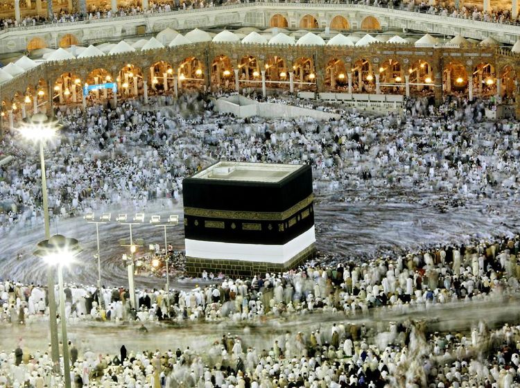 9 Amalan yang Pahalanya Setara Haji dan Umrah, Apa Saja?