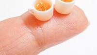 Dua gelas teh aromatik ini pun ukurannya mungil sekali. Jadi menggemaskan apalagi detail tehnya sangat bagus. Foto: Instagram @mio_meet