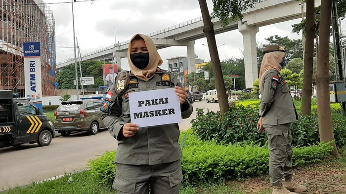 Warga kedapatan tak pakai masker di Palembang bakal dikarantina (Raja Adil-detikcom)