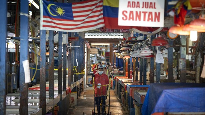 Virus Outbreak Malaysia Malaysia menjadi salah satu negara asia yang dinilai berhasil melawan pandemi COVID-19. Lebih dari setengah kasus positif di sana telah dinyatakan sembuh.
