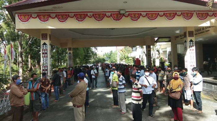 Ratusan pedagang di Jayapura jalani rapid test