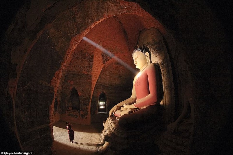 Kontes Foto Arsitektur Agora