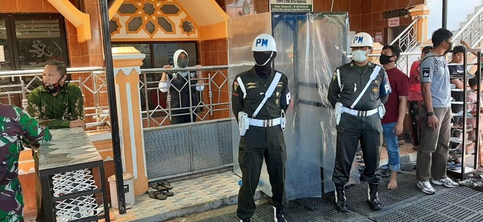 Ulfah Lanto, Camat Ujung, Kota Parepare, Sulawesi Selatan (Sulsel), angkat bicara soal tudingan penodaan agama yang ditujukan ke dirinya karena membubarkan salat Jumat di masjid setempat.