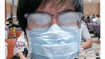 Pakai masker lalu kacamatanya berembun, siapa yang pernah seperti ini? (Boredpanda)