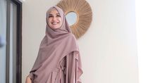 Foto: Cantiknya Shireen Sungkar OOTD Hijab #dirumahaja Saat Ramadhan