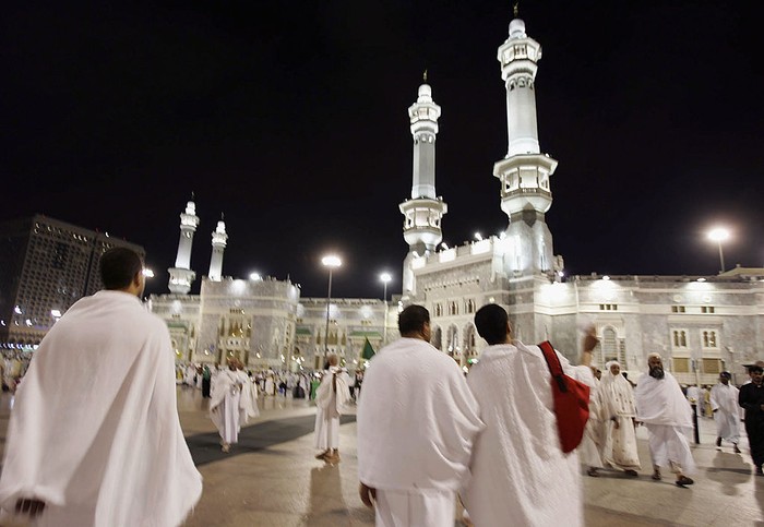 Dua masjid suci umat Islam, Masjidil Haram dan Masjid Nabawi akan segera dibuka kembali di tengah pandemi Corona. Hal ini tentu menjadi kabar gembira bagi umat islam di seluruh dunia.