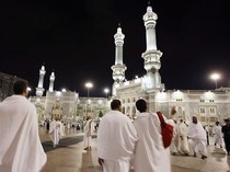 Saudi Mulai Cek Kualitas Air Zamzam-Makanan Haji 2024 di Masjidil Haram