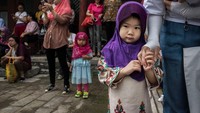 Survei menunjukkan 22,4 persen anak muda Cina memeluk agama Islam. Meski masih menjadi agama minoritas namun survei Pew mengungkapkan bahwa jumlah penganut Islam akan terus bertambah bahkan akan menjadi 29,9 juta pada tahun 2030.